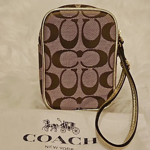 Coach Floral Applique Wristlet and Dustbag. Rare. HTF. - Picture 3 of 6